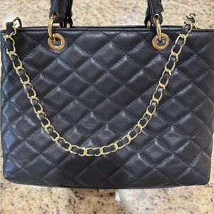 Genuine leather quilted bag with gold chain